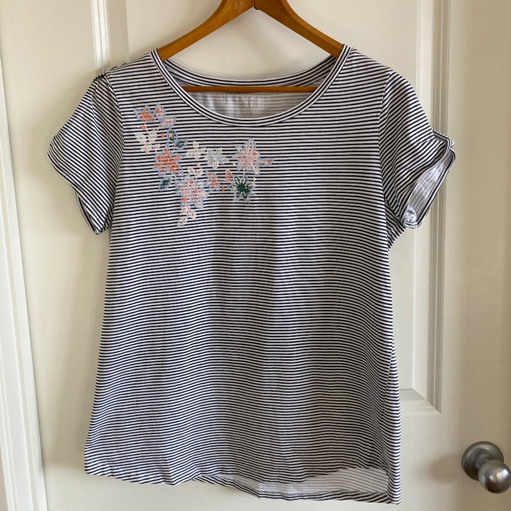 Cleo Striped Floral Cotton 100% Cotton T-shirt Blouse with Peekaboo Sleeves Sz M